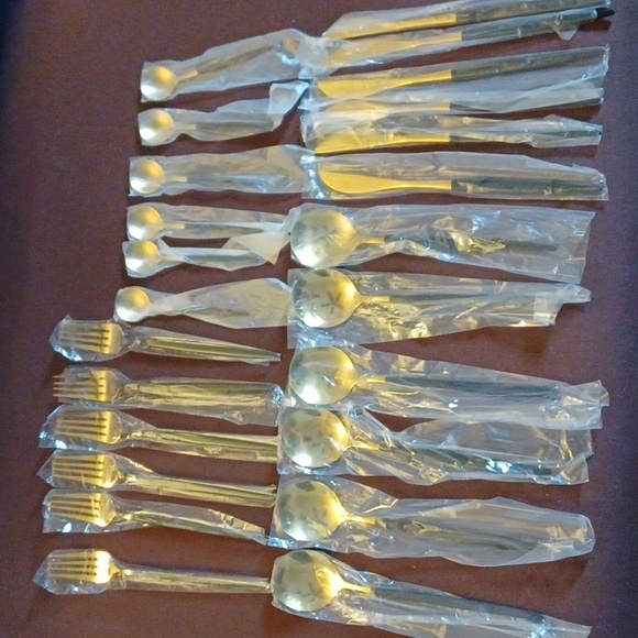 New 24 Piece Stainless Steel Cutlery Set Black Gold - Picture 5 of 7